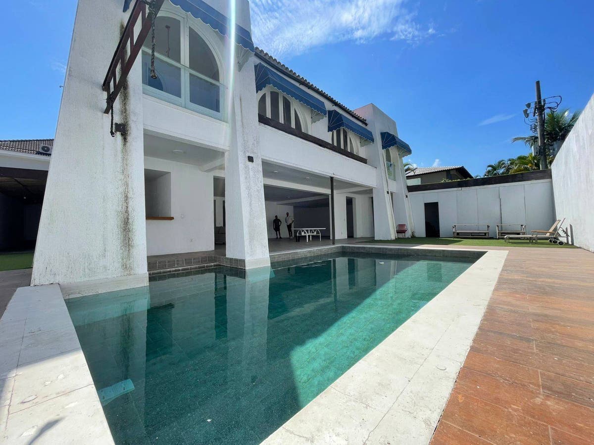 Casa condomínio Santa Helena à venda e locação com 1425m², 4 quartos e 1 vaga por R$4.000.000,00/ R$25.000,00 - Barra da Tijuca/RJ - Casa de Condomínio em Barra da Tijuca, Rio de Janeiro - para locação e à venda - Barpen Negócios Imobiliários LTDA
