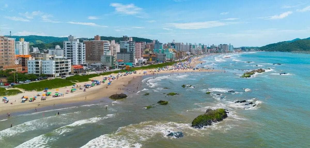 Navegantes Investe R$ 43 Milhões na Revitalização da Praia do Gravatá