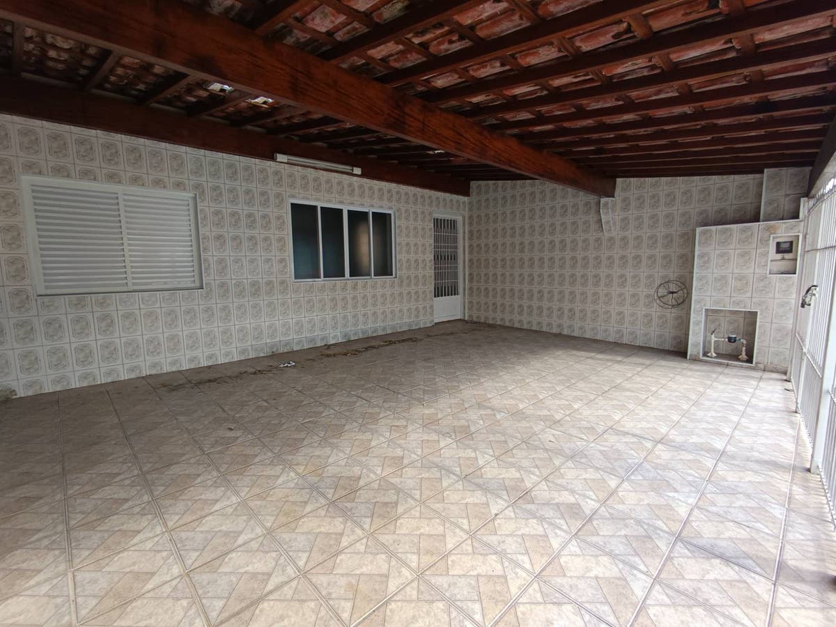Casa à venda no bairro Caputera em Caraguatatuba com 2 quartos e amplo quintal - Casa em Caputera, Caraguatatuba - à venda - IALTA IMOVEIS LTDA
