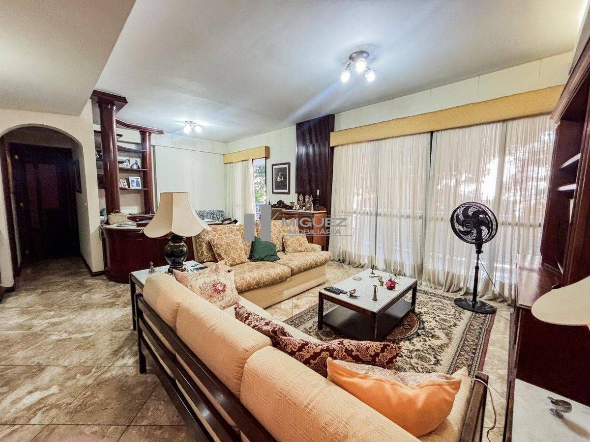 RUA MARQUÊS DE VALENÇA, Varanda, Apartamento à Venda na Tijuca, 3 quartos, suíte, 2 vagas e próximo do metrô - Apartamento em Tijuca, Rio de Janeiro - à venda - MIGUEZ IMOBILIÁRIA