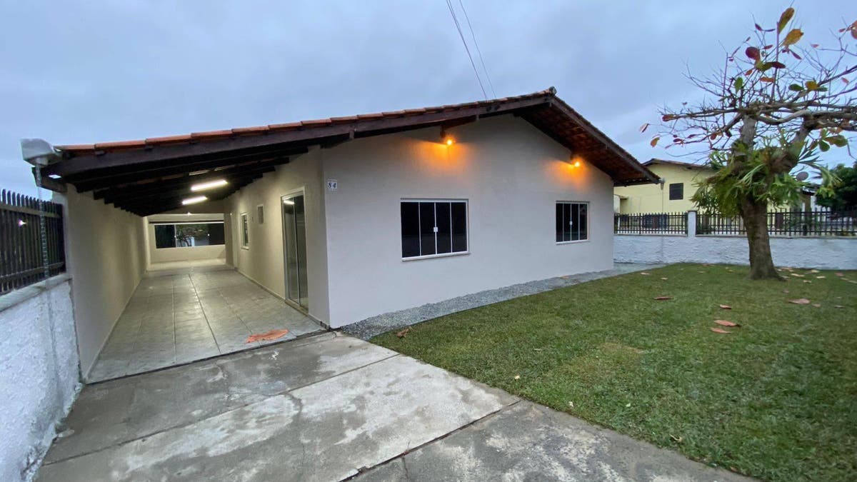 CASA COM 04 QUARTOS NO BAIRRO ITAJUBA - Barra Velha/SC - Casa em Itajuba, Barra Velha - à venda - CST SOLUÇÕES IMOBILIARIA LTDA