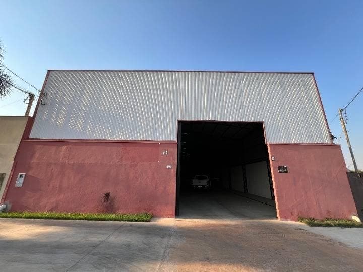 ÓTIMA OPORTUNIDADE DE GALPÃO PARA INVESTIR - Salas Comerciais em Jardim Jacarandás, Sinop - à venda - CASA GOLD IMÓVEIS