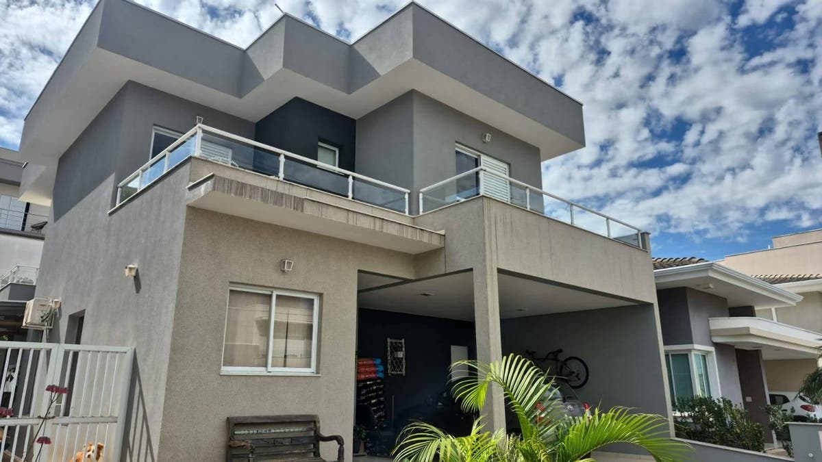 Casa de Condomínio com 3 suítes - Cond. Di Napoli - Valinhos SP