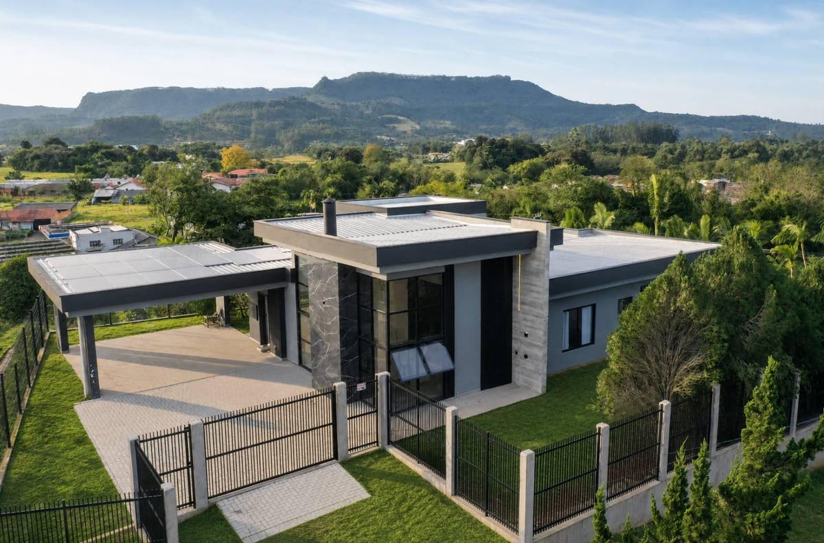 Casa Alto Padrão - Venda - 03 suítes - 300m2 - Semi Mobiliada - Piscina - Bela Aliança - Rio do Sul - Casa em Bela Aliança, Rio do Sul - à venda - Cifra Imóveis e Empreendimentos Imobiliários