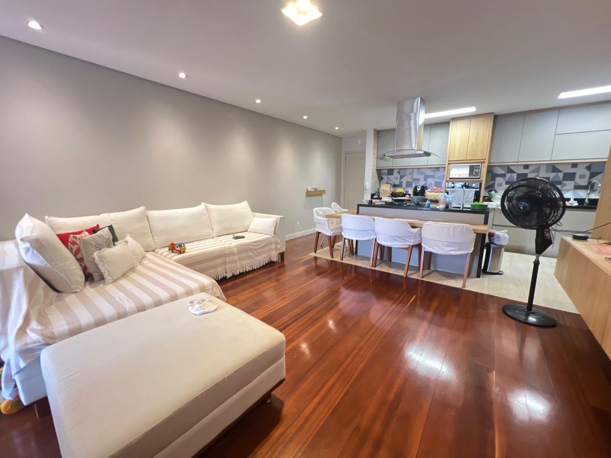 Apartamento a venda, varanda, sala em 2 ambientes, 3 quartos sendo um com varanda integrada, suíte e closet, banheiro social, cozinha com móveis planejados, dependência completa, 2 vagas de garagem na escritura, Colado a Praça Afonso Pena. - Apartamento em Tijuca, Rio de Janeiro - à venda - MIGUEZ IMOBILIÁRIA