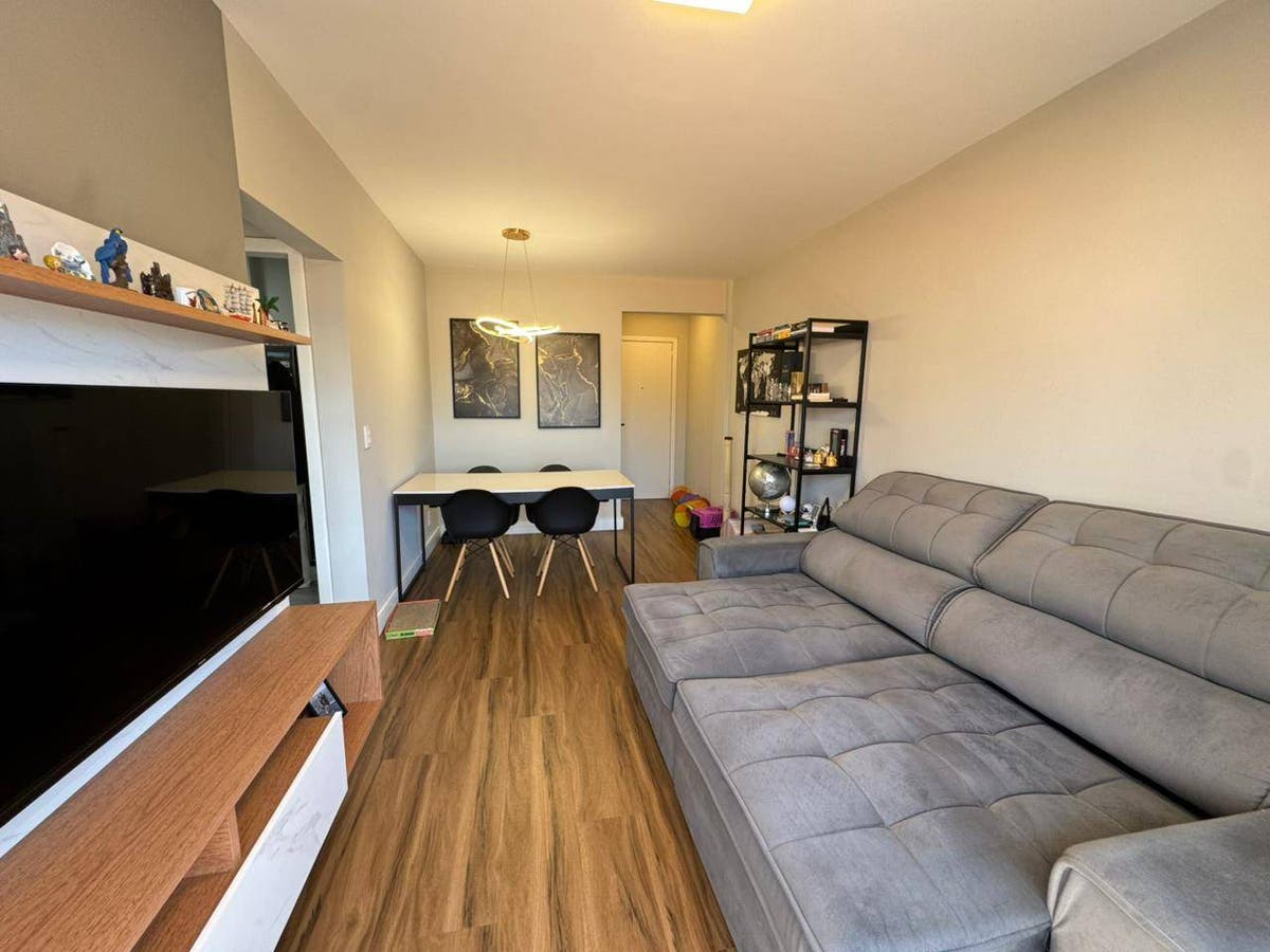 APARTAMENTO REFORMADO, MOBILIADO E PRONTO PARA MORAR – CENTRO DE BALNEÁRIO CAMBORIÚ - Apartamento em Centro, Balneário Camboriú - à venda - GJ Imóveis LTDA