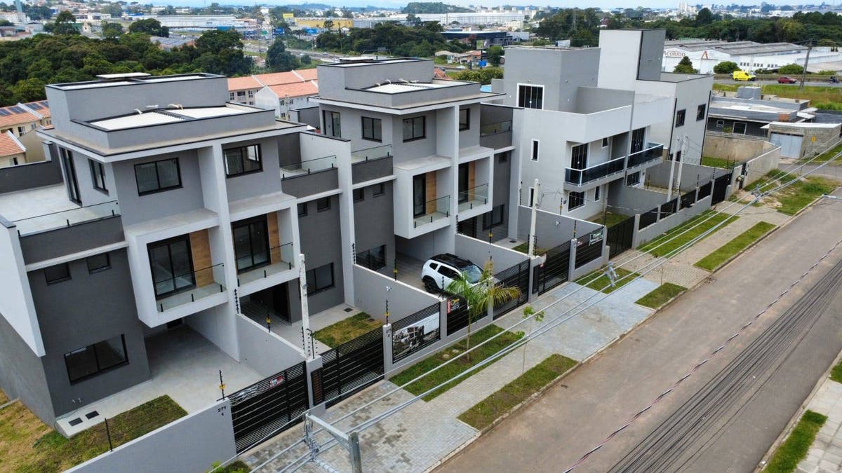SOBRADO TRIPLEX - BAIRRO ATUBA - Sobrado em Atuba, Curitiba - à venda - EVALGRANDE CONSULTORIA IMOBILIARIA LTDA