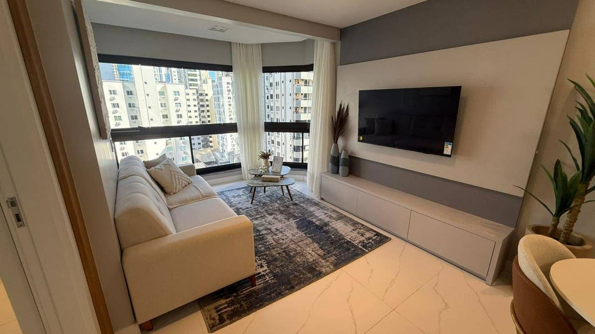 🏖️ APARTAMENTO A POUCOS METROS DO MAR EM BALNEÁRIO CAMBORIÚ! 🌊✨ - Apartamento em Centro, Balneário Camboriú - à venda - GJ Imóveis LTDA
