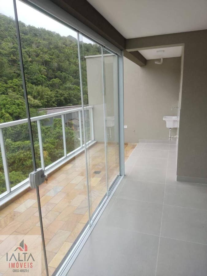 Cobertura tipo studio novíssimo, com área de 60m2 privativos, 1 vaga coberta, condomínio com piscina - Apartamento em Toninhas, Ubatuba - à venda - IALTA IMOVEIS LTDA