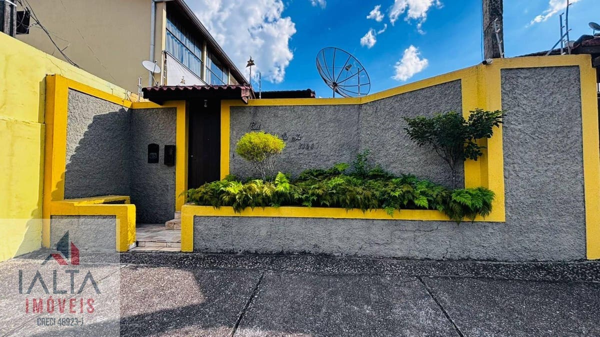 CASA EM CONDOMÍNIO CHARMOSA E ACONCHEGANTE PERTINHO DA PRAIA MARTIM DE SÁ - Apartamento em Martim de Sá, Caraguatatuba - à venda - IALTA IMOVEIS LTDA