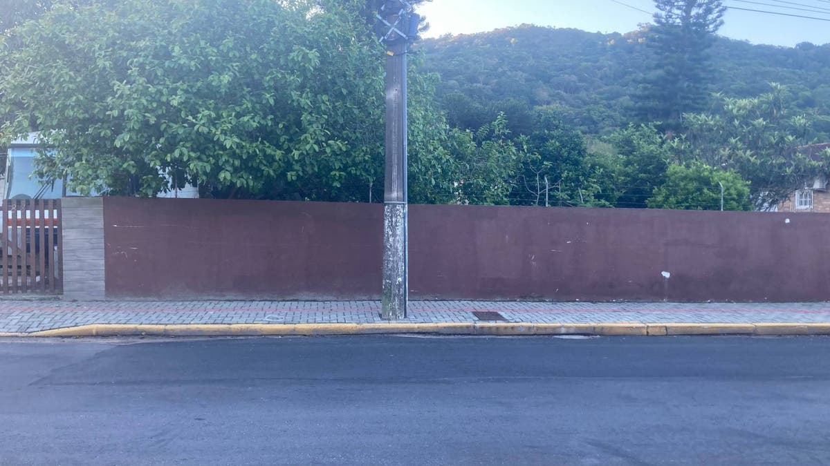 Terrenos à venda na Beija Flor no bairro Bombas em Bombinhas - Lote/Terreno em Bombas, Bombinhas - à venda - Imobiliária Rota do Sol