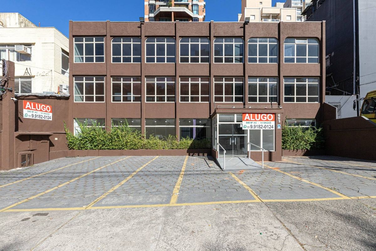 Prédio em Pinheiros com 540 m² e 14 vagas de garagem - Prédio em Pinheiros, São Paulo - para locação - Matú Imóveis