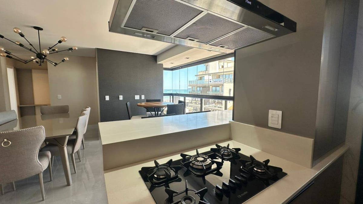 ED. BRAVA CENTER, NA PRAIA BRAVA, MODERNO, MOBILIADO E VISTA PARA O MAR EXCLUSIVA! - Apartamento em Praia Brava, Itajaí - para locação - Brava Norte Imóveis