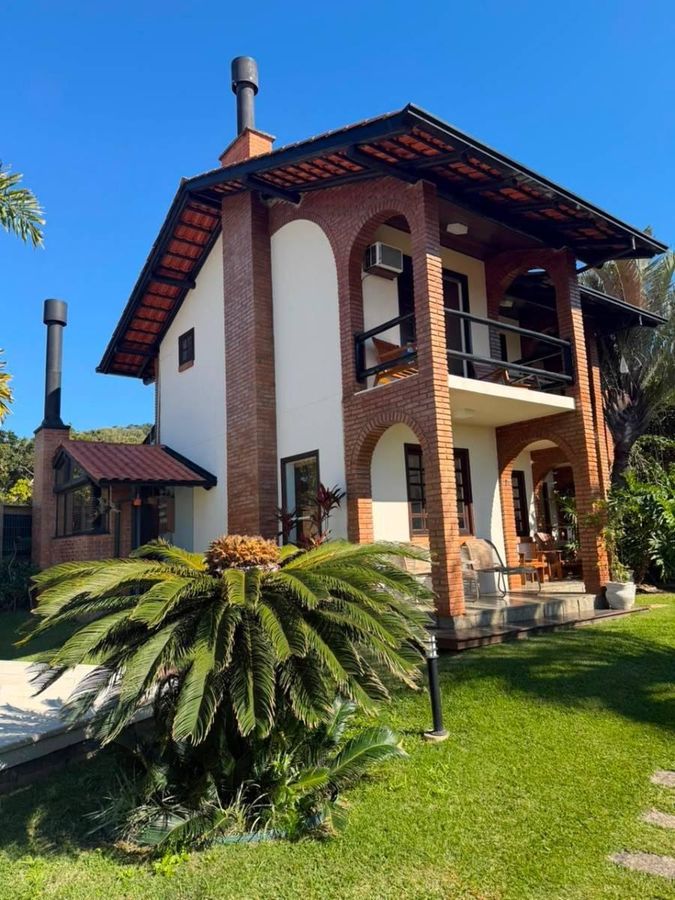 CASA EM CONDOMÍNIO FRENTE MAR PRAIA DO ESTALEIRO - BALNEÁRIO CAMBORIÚ!! - Casa em Praia do Estaleiro, Balneário Camboriú - à venda - Praia Imóveis