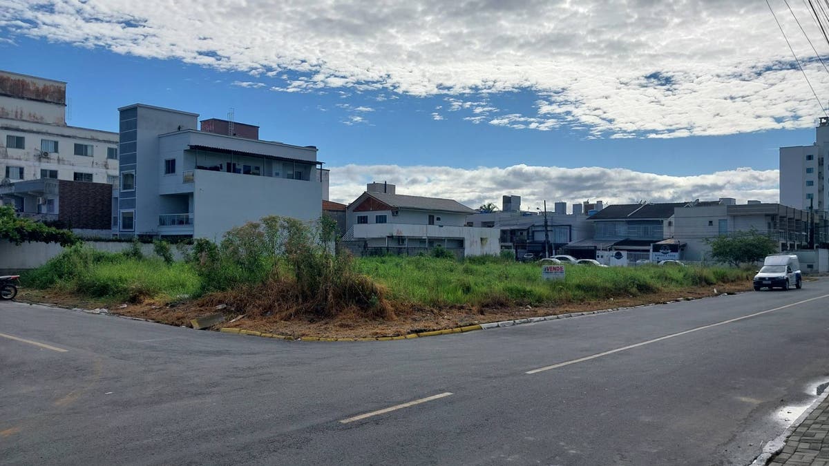 Terreno com área grande á venda em Camboriú SC - Lote/Terreno em SANTA REGINA, Camboriú - à venda - Ilaini Imóveis