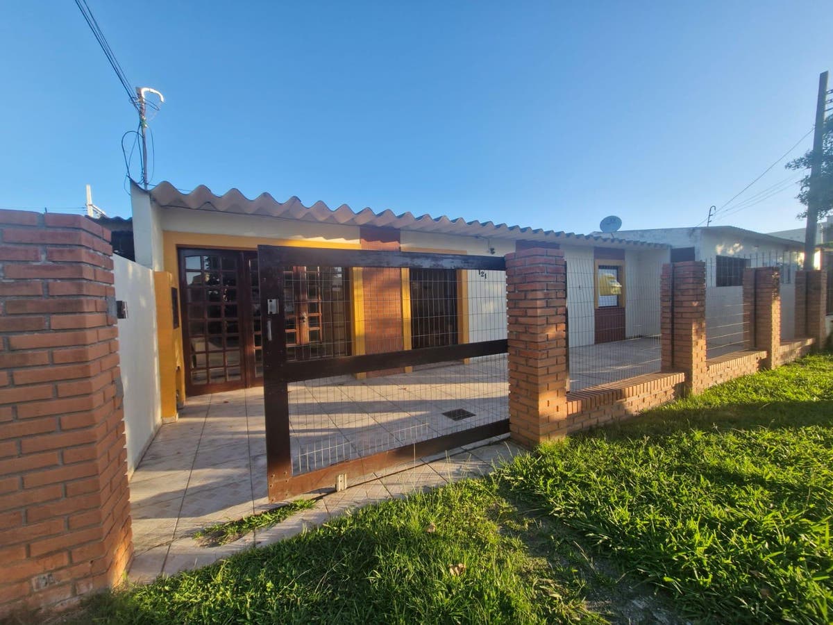 Casa 2 quartos até 6 pessoas - Casa em Cassino, Rio Grande - para temporada - SANDRA ALUGA E VENDE IMÓVEIS NO CASSINO