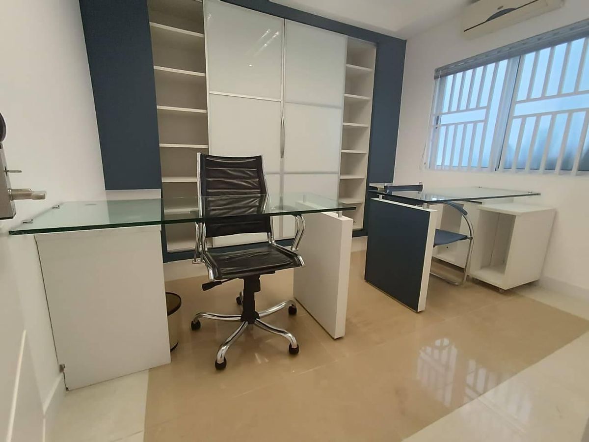 Sala para locação comercial em Balneário Camboriú Rua 3130 - Salas Comerciais em Centro, Balneário Camboriú - para locação - Desc Imóveis