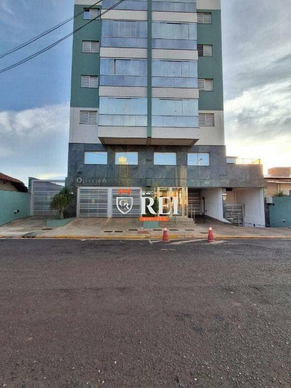 APARTAMENTO Á VENDA – OLIVEIRA RESIDENCE VALOR R$ 730.000,00 Características do imóvel: ??03 quartos, sendo 01 suíte ??Sala ??Cozinha funcional ? - Apartamento em Setor Central, Rio Verde - à venda - IMOBILIARIA REI EMPREENDIMENTOS S/S LTDA