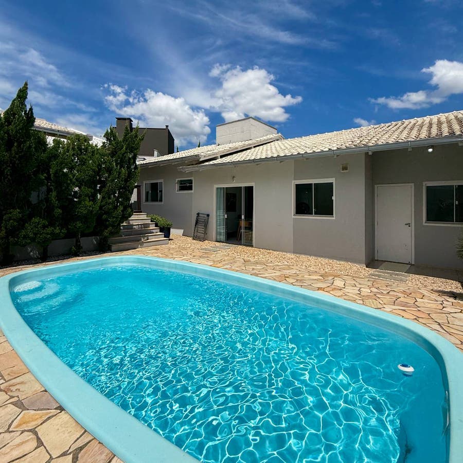 CASA MOBILIADA COM PISCINA E 3 QUARTOS | AMIZADE - Casa em Amizade, Jaraguá do Sul - à venda - D2 Imóveis