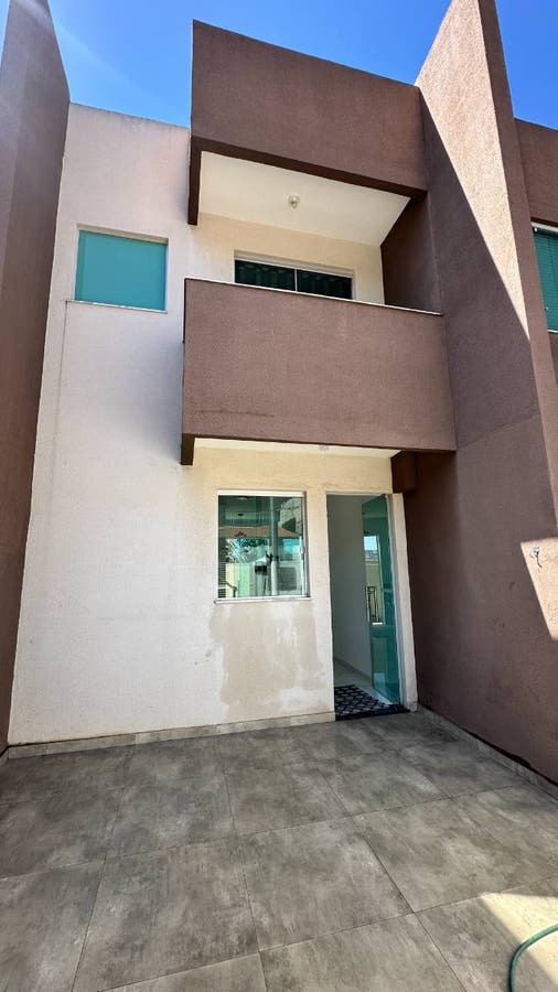 Casa Geminada 2 Quartos com Varanda e Excelente Acabamento no Santo Antônio em Betim - Casa Geminada em Santo Antônio, Betim - à venda - Via M Empreendimentos Imobiliários Ltda