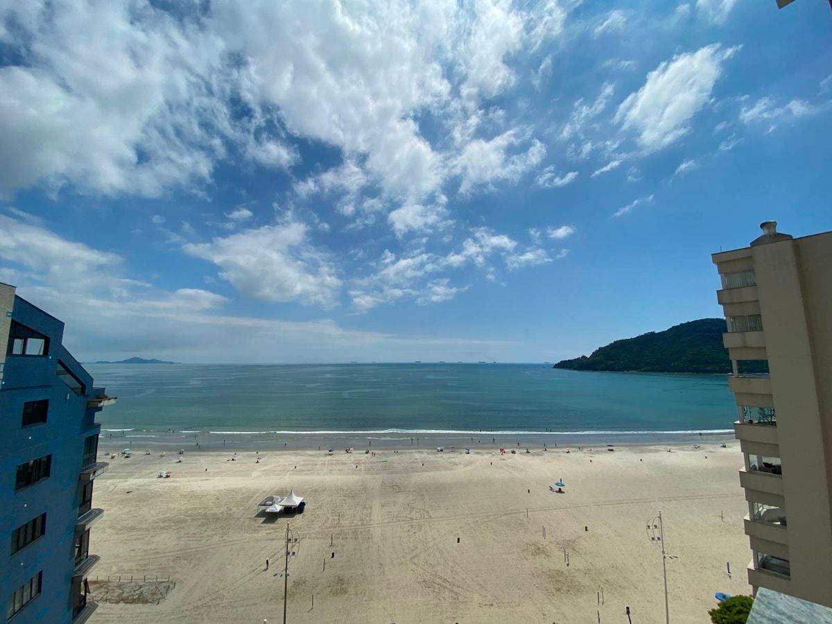 Apartamento Mobiliado Frente Mar com 3 Dormitórios à Venda em Balneário Camboriú - Apartamento em Centro, Balneário Camboriú - à venda - Desc Imóveis