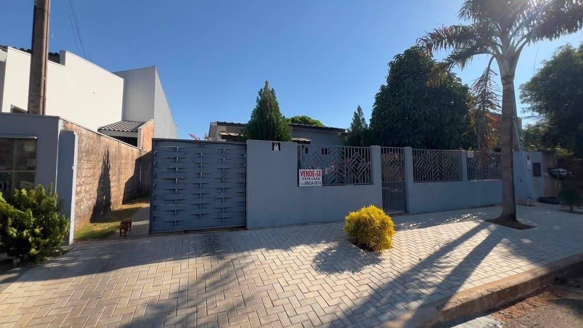Casa com 2 quartos, 1 suíte