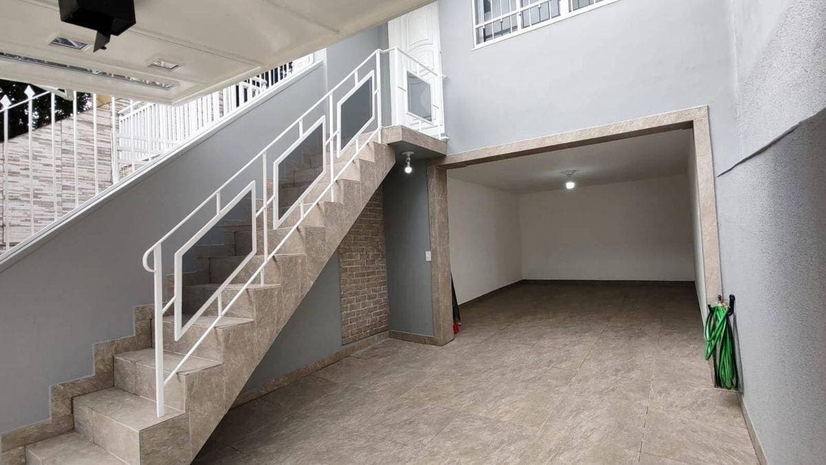 Sobrado de 122m², 4 quartos e 2 vagas. Apenas 2 quadras da Av. Pres. Kennedy! - Sobrado em Santa Maria, São Caetano do Sul - à venda - YVY-in Inteligência Imobiliária Ltda