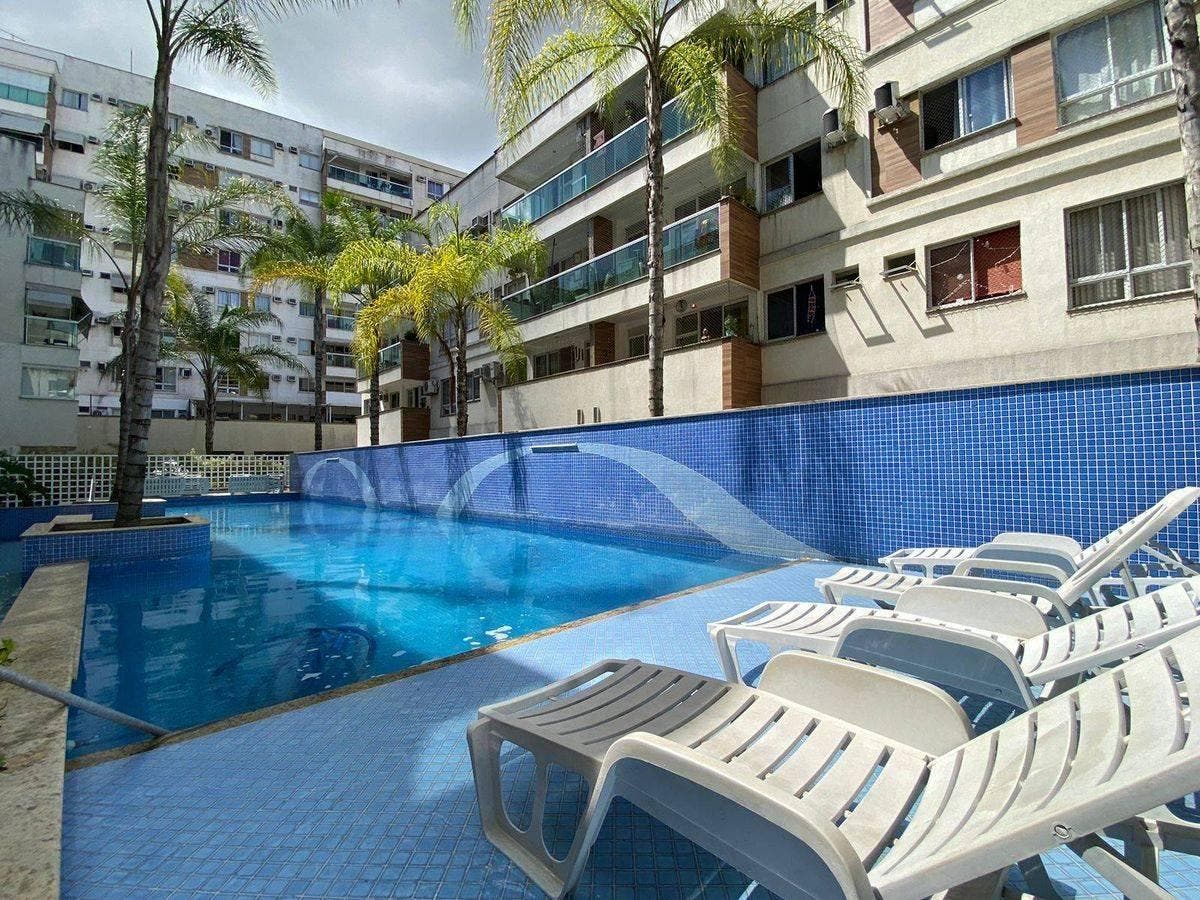 Apartamento Garden, salão em 2 ambientes, 3 quartos, suíte, banheiro social, cozinha com armários, área externa com piscina. Prédio com Infraestrutura completa. - Apartamento em Maracanã, Rio de Janeiro - à venda - MIGUEZ IMOBILIÁRIA