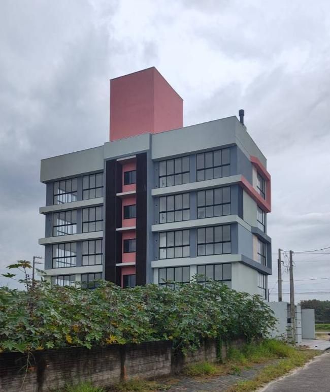 Estilo brutalista contemporâneo.