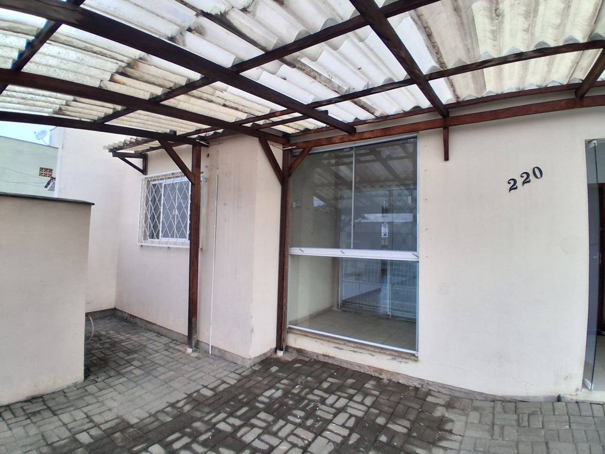 Apartamento térreo com pátio nos fundos 02 dormitórios sendo 01 suíte Localização privilegiada a duas quadras da prefeitura, lagoa, praças e praia central. - Apartamento em Centro, Barra Velha - à venda - Manacá Negócios Imobiliários