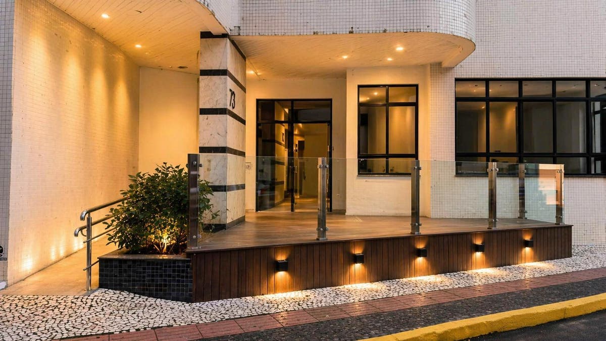 SALA COMERCIAL AO LADO DO HOTEL SINTRA - BALNEÁRIO CAMBORIÚ - Salas Comerciais em Centro, Balneário Camboriú - para locação - Brava Norte Imóveis