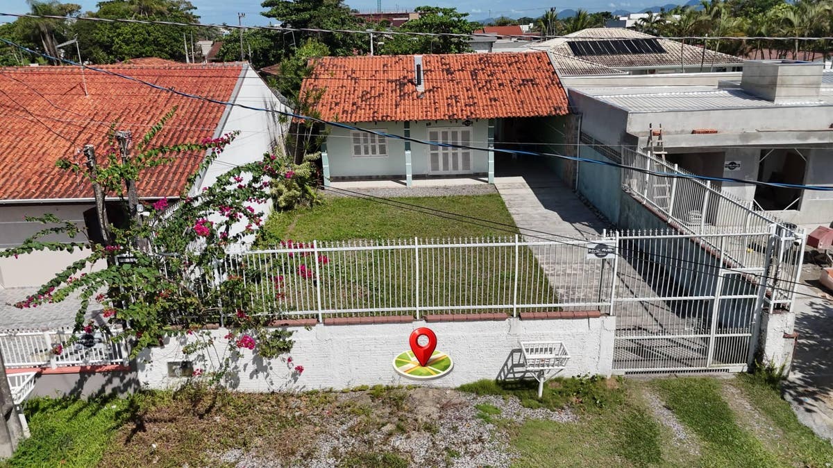 Casa com 2 quartos em Rua 290 dos Kalapalos, Itapoá, Santa Catarina - Casa em Barra do Sai, Itapoá - à venda - Itapoá Imóveis Ltda