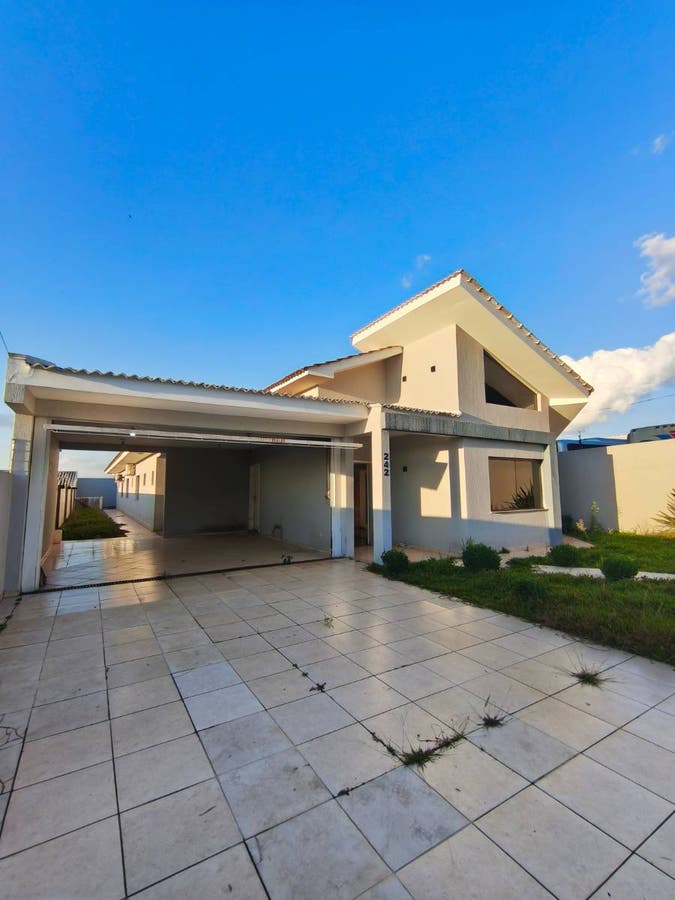 Jardim Carvalho - Residência de Alto Padrão - Casa Térrea com 03 Quartos (sendo 02 Suítes com closet) - Casa em Jardim Carvalho, Ponta Grossa - à venda - Oniesko Imóveis