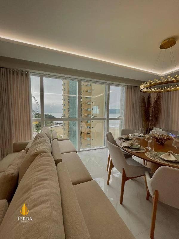 Apartamento a venda no Skyline Tower localizado no bairro Pioneiros em Balneário Camboriú. - Apartamento em Pioneiros, Balneário Camboriú - à venda - IMOBILIÁRIA TERRA ITAJAI LTDA