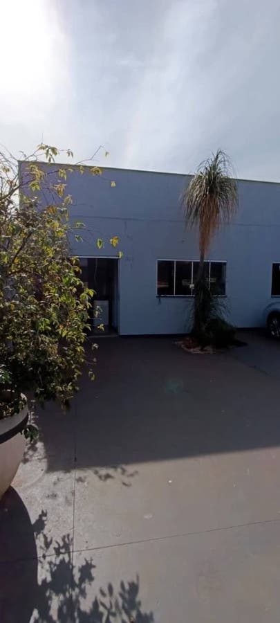 Comercial com 3 Quartos, Parque Bandeirante - Rio Verde - Comercial em Parque Bandeirante, Rio Verde - para locação - IMOBILIARIA REI EMPREENDIMENTOS S/S LTDA