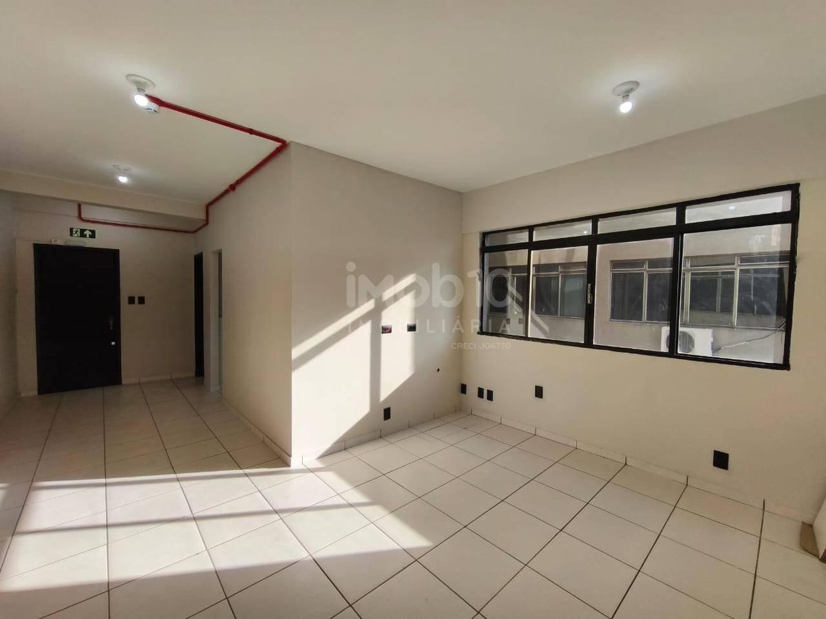 SALA COMERCIAL PARA ALUGAR NO CENTRO NO EDFÍCIO METRÓPOLE - FOZ DO IGUAÇU/PR - Salas Comerciais em Centro, Foz do Iguaçu - para locação - Imob10 Imobiliária Ltda