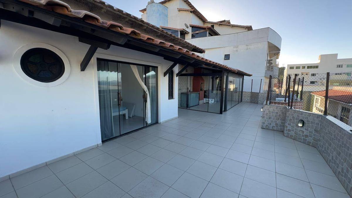 🌊 Cobertura Duplex com Vista parcial para o Mar + Terraço Privativo com Churrasqueira - Cobertura em Prainha, Arraial do Cabo - para temporada - Imobiliaria Praiana do Cabo LTDA ME