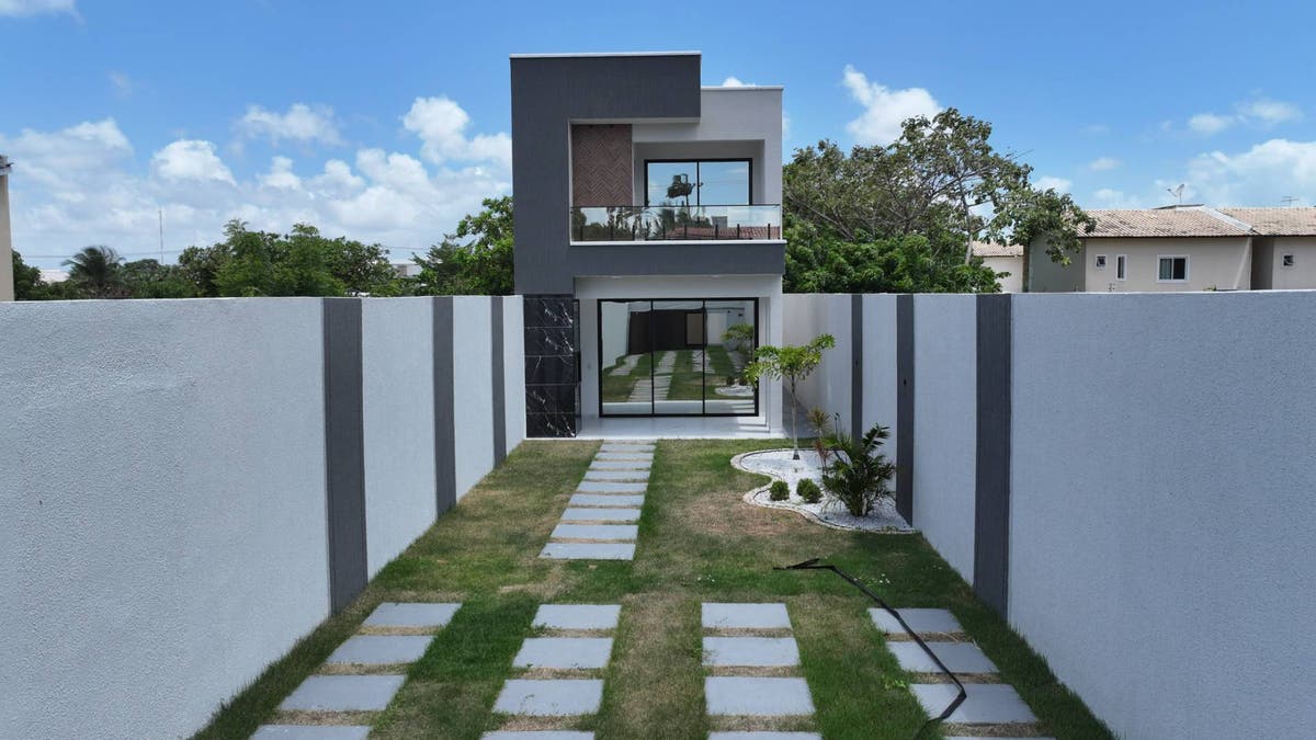 Casa solta com 4 suítes no Eusébio - Casa em Coíte, Eusébio - à venda - LEVEL IMOVEIS E SERVICOS LTDA