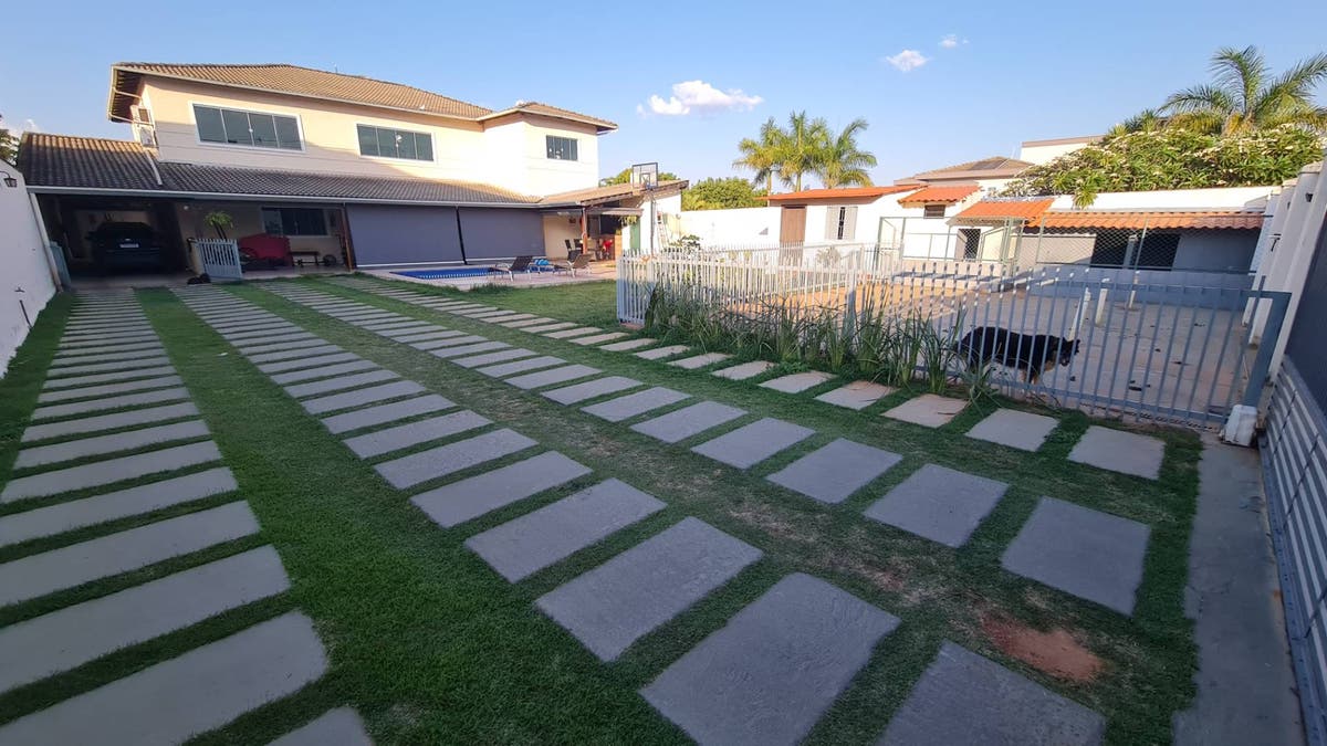 Solar de Brasília 4 suítes Quadra 3 Aceita Financiamento Jardim Botânico - Casa em Setor Habitacional Jardim Botânico (Lago Sul), Brasília - à venda - ALLADYNO ASSESSORIA E CONSULTORIA IMOBILIARIA LTDA