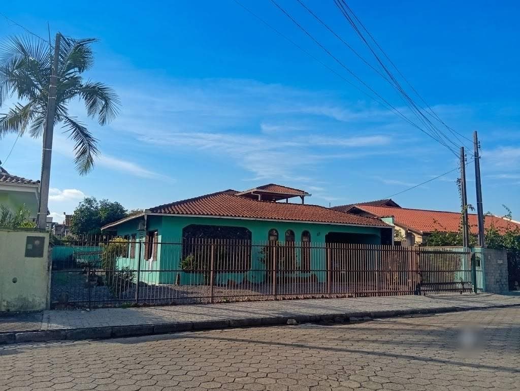 Casa Averbada, 3 quartos, semimobiliada no Floresta - Joinville - Casa averbada em Floresta, Joinville - à venda - IMOBILIARIA BORBA