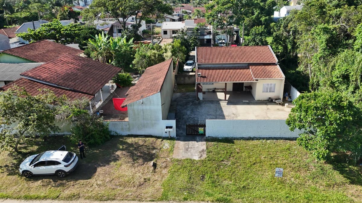 Casa no Paese a 900 metros do mar - Casa em Paese, Itapoá - à venda - Itapoá Imóveis Ltda