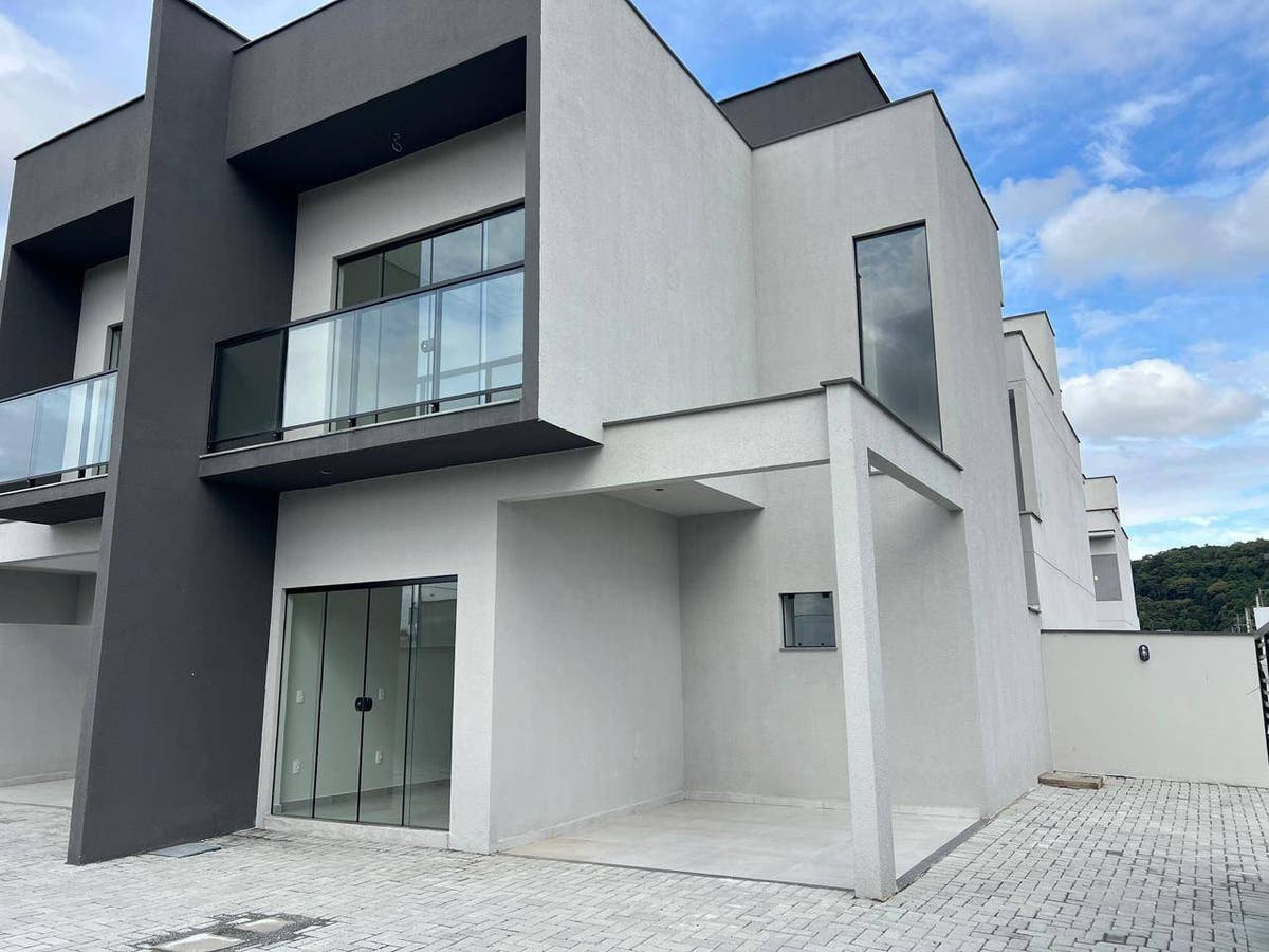 Geminado sobrado Bananal do Sul - Casa em Bananal do Sul, Guaramirim - à venda - Guara Imóveis Ltda