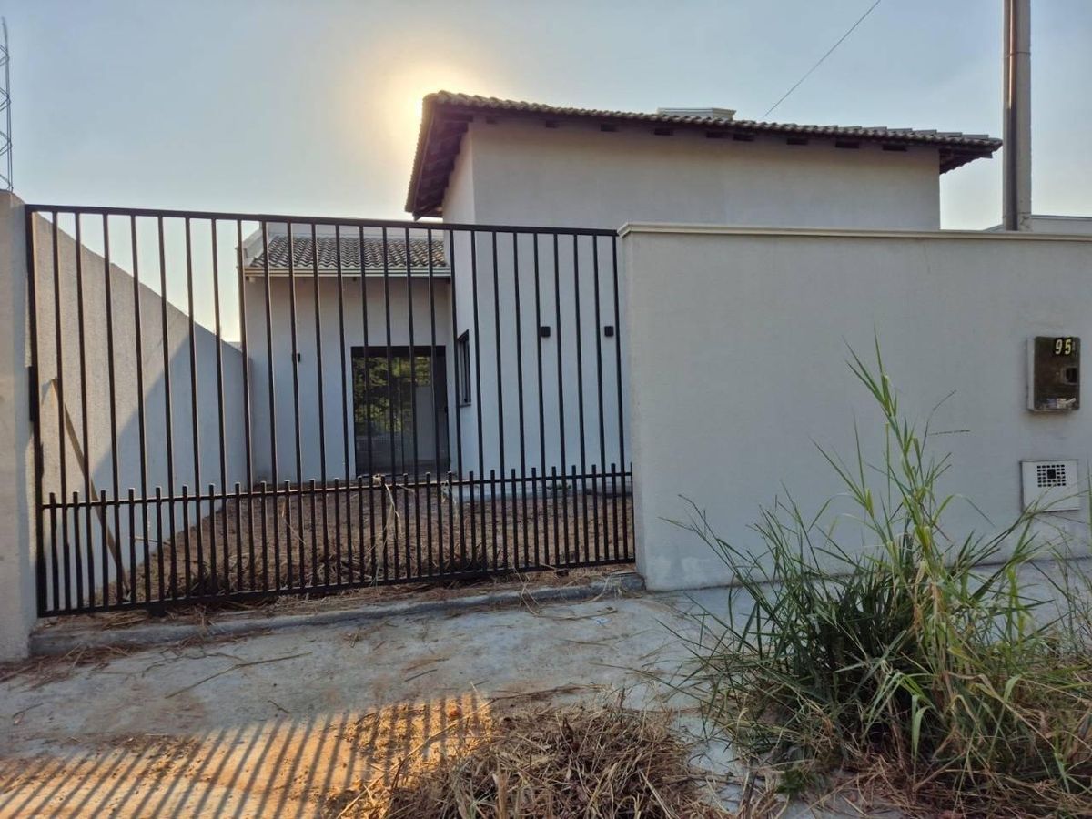EXCELENTE CASA Á VENDA NO JD. SAFIRA - Casa em Jardim Safira, Sinop - à venda - CASA GOLD IMÓVEIS