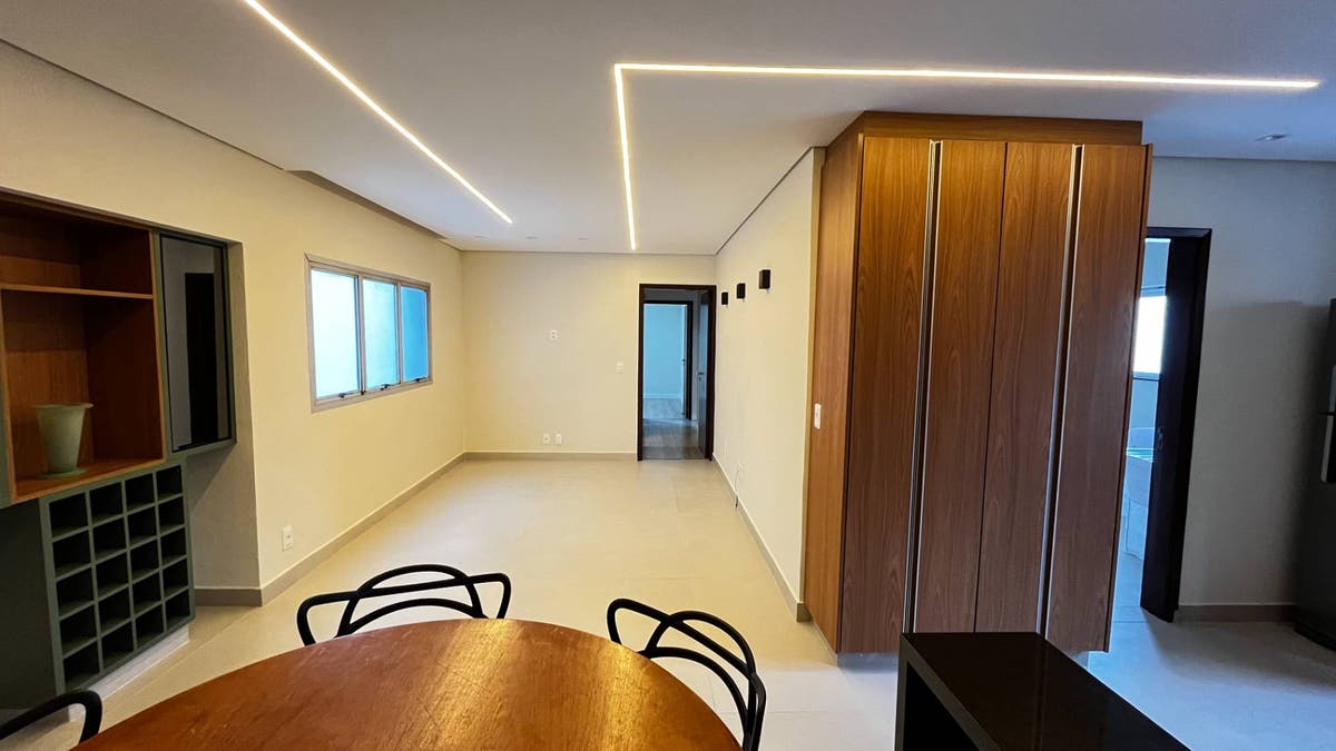 Apartamento para alugar próximo da 9 de julho com 3 dormitório suíte, duas vagas de garagem cobertas e ar condicionado - Apartamento em Jardim Petrópolis, Jundiaí - para locação - Entry Imob