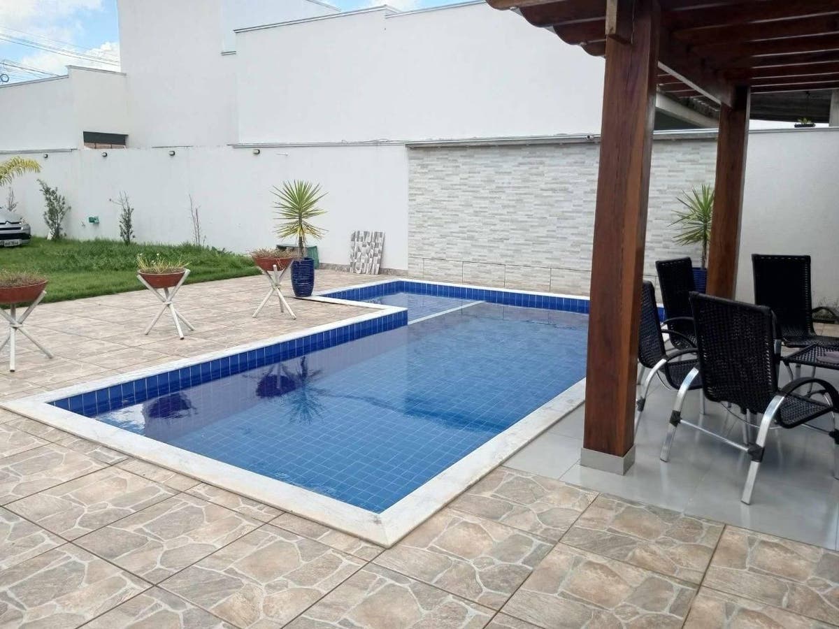 BELO IMÓVEL NO JARDIM FLORENÇA COM PISCINA - Casa em Residencial Florença, Sinop - à venda - CASA GOLD IMÓVEIS