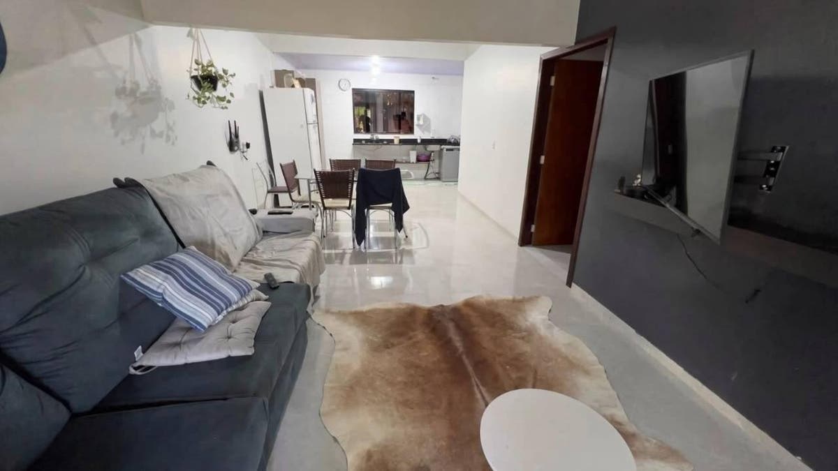 Casa com 2 quartos, 1 suíte