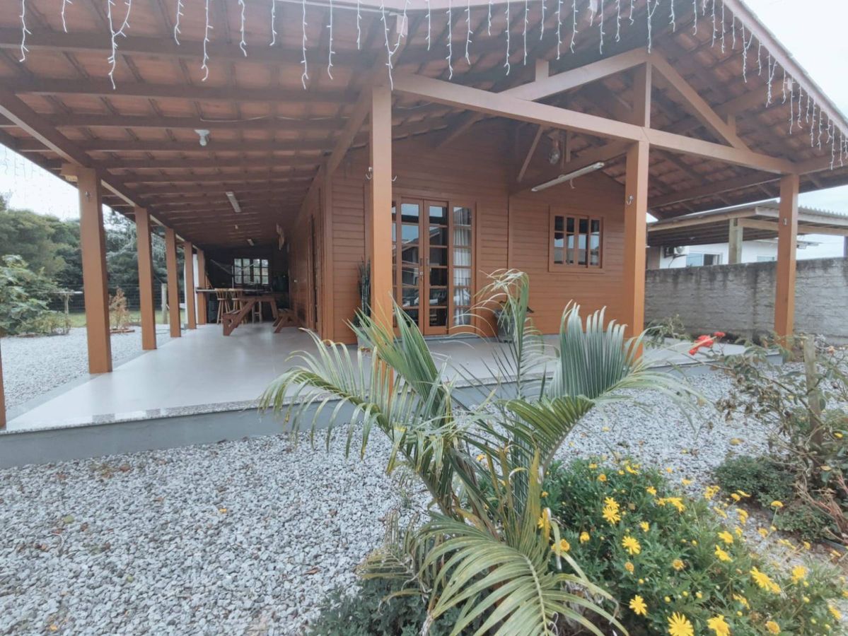 Casa com Terreno Amplo no Bairro Boa Vista - Imbituba/SC - Casa em Boa Vista, Imbituba - à venda - Casa dos Imóveis Administração Imobiliária LTDA