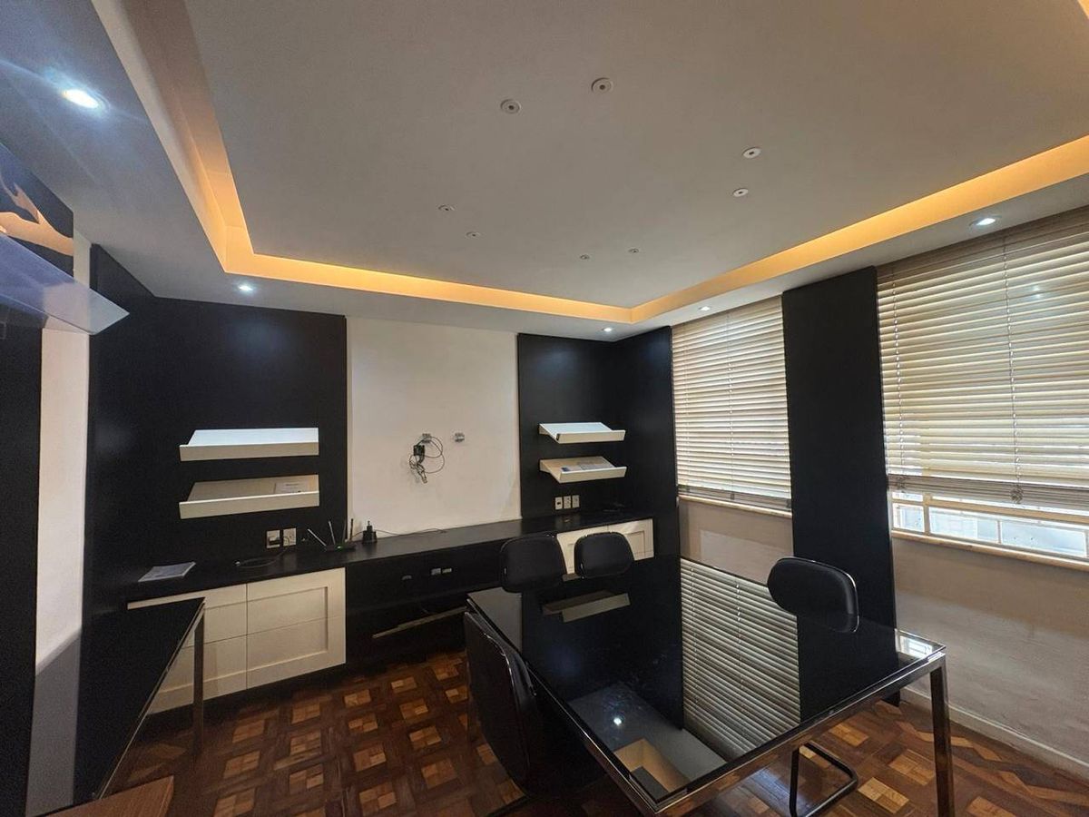 Casa tríplex à venda na Rua Caruso. São Aproximadamente 400 m². Código 24129 - Comercial em Tijuca, Rio de Janeiro - à venda - MIGUEZ IMOBILIÁRIA