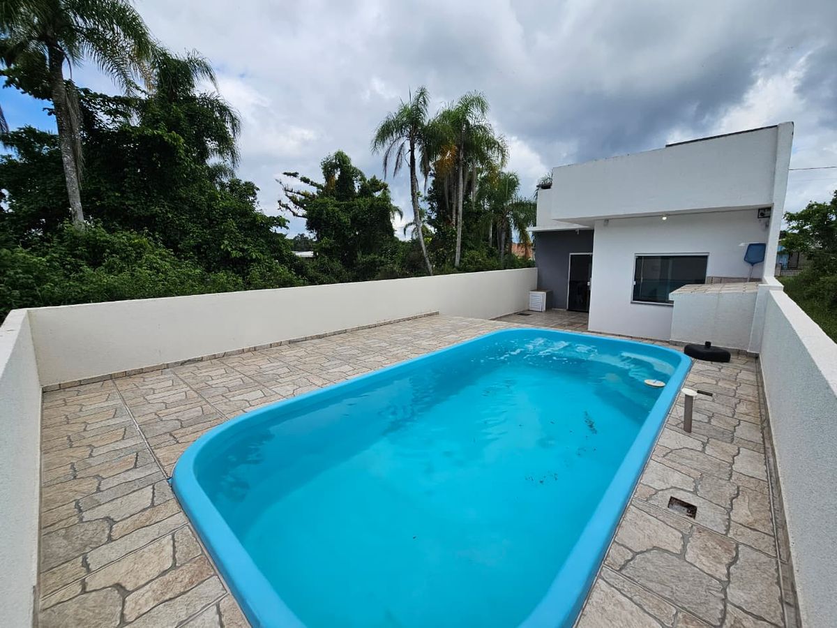 CASA MOBILIADA COM PISCINA A 550M DA PRAIA, 3 QUARTOS SENDO 1 SUÍTE, BARRA DO SAÍ - Casa em Barra do Sai, Itapoá - à venda - Ampla Engenharia & Imóveis