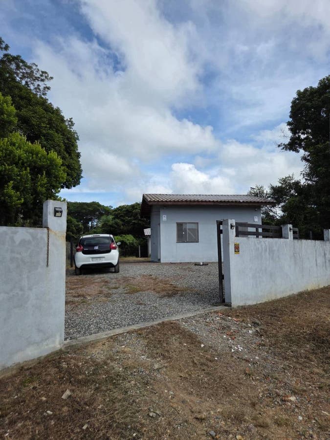Casa em alvenaria, com piscina e amplo quintal no Balneário Rosa dos Ventos - Casa em Rosa dos Ventos, Itapoá - à venda - Itapoá Imóveis Ltda